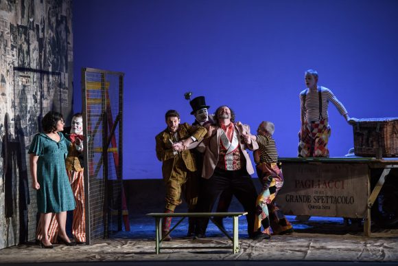 Pagliacci_WNO, Canio; Gwyn Hughes Jones, Tonio; David Kempster, Nedda; Meeta Raval, Silvio; Gyula Nagy,